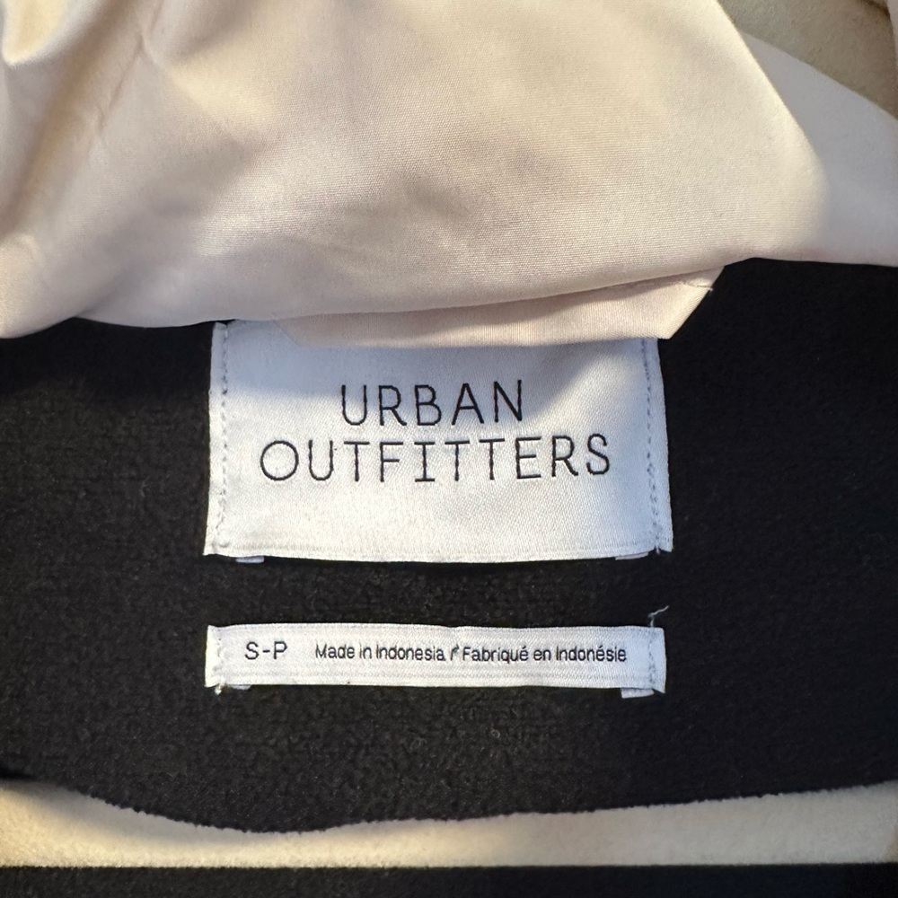 Off-White Puffer Jacket - image 2